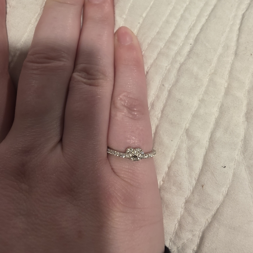 10k White Gold Infinity Knot Ring Size 7